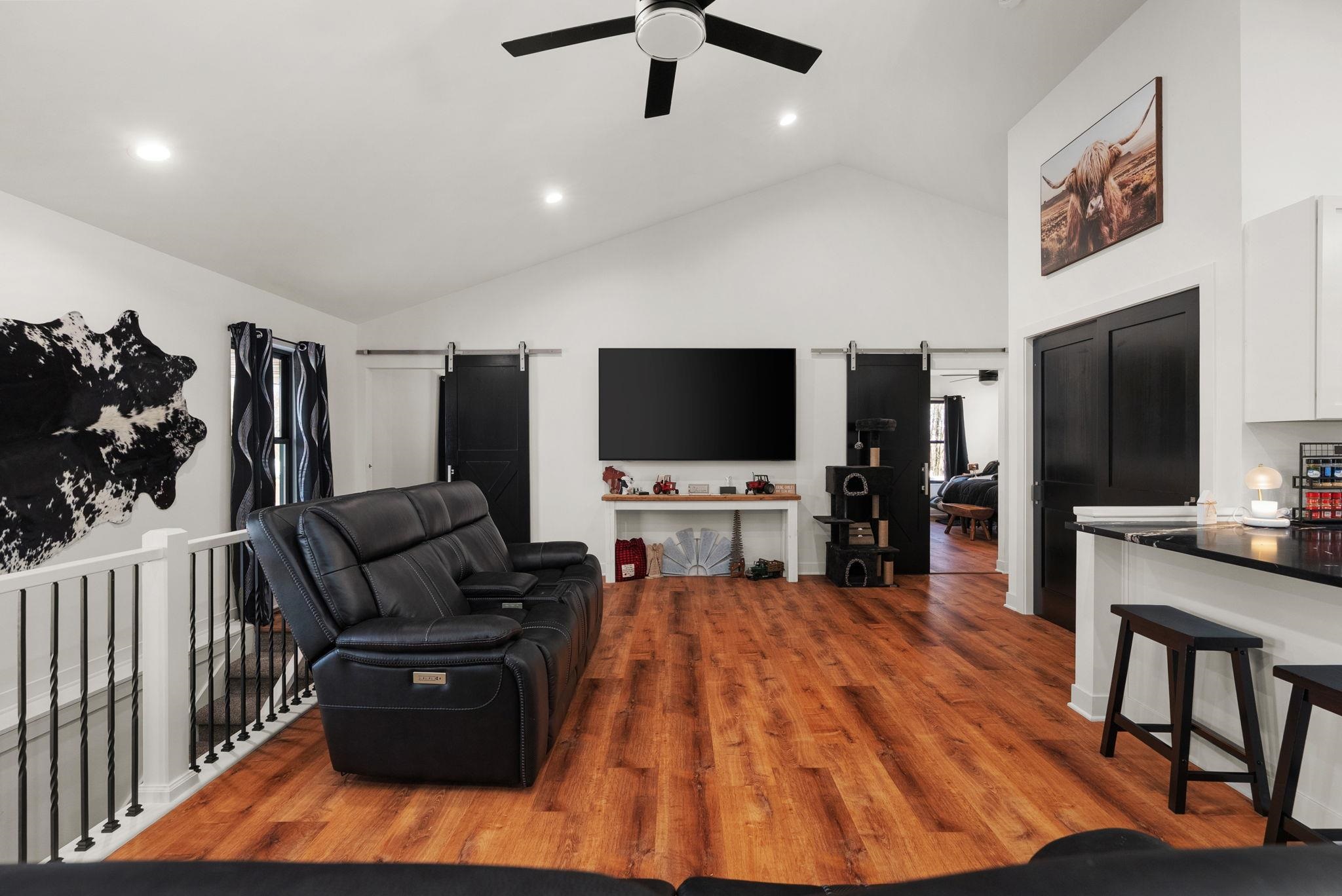 11218 North Crocker Road Brooklyn, WI 53521 - Photo 5 of 46