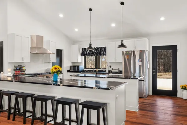 $939,900 | 11218 North Crocker Road, Brooklyn, WI 53521