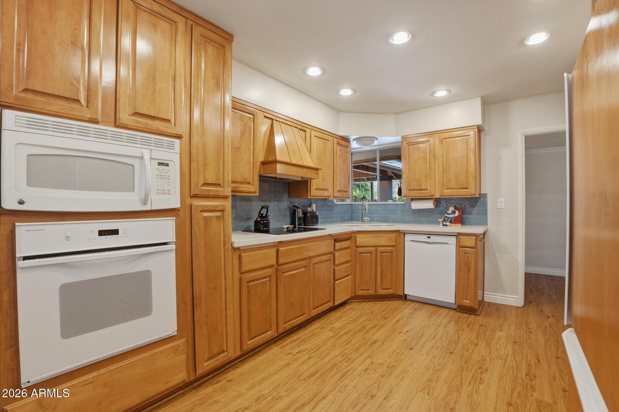 7720 North 3rd Avenue Phoenix, AZ 85021 - Photo 9 of 32 kitchen