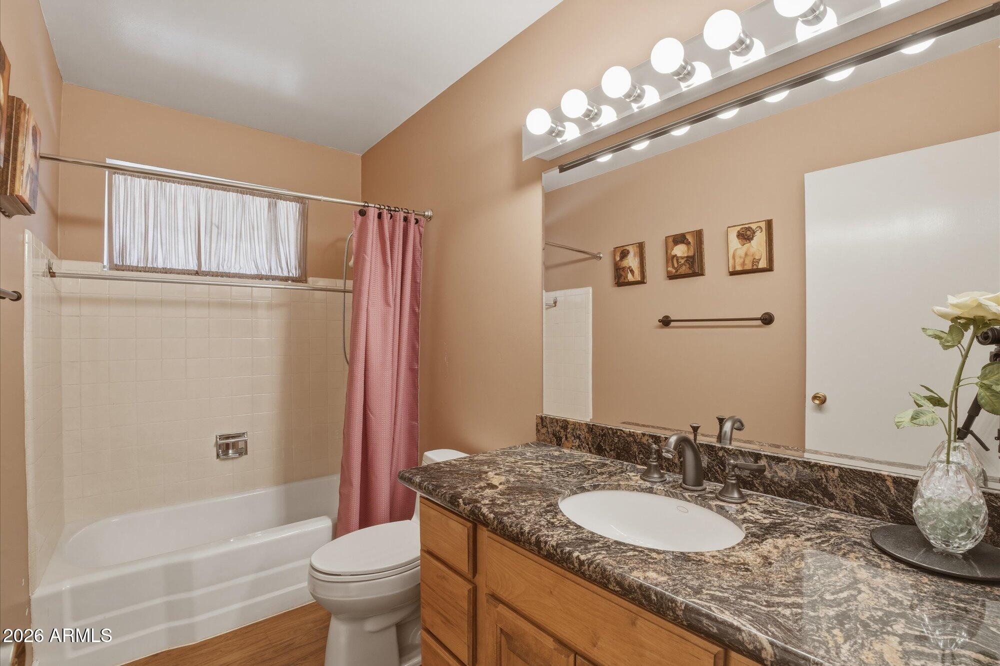 7720 North 3rd Avenue Phoenix, AZ 85021 - Photo 21 of 32 Guest Bath