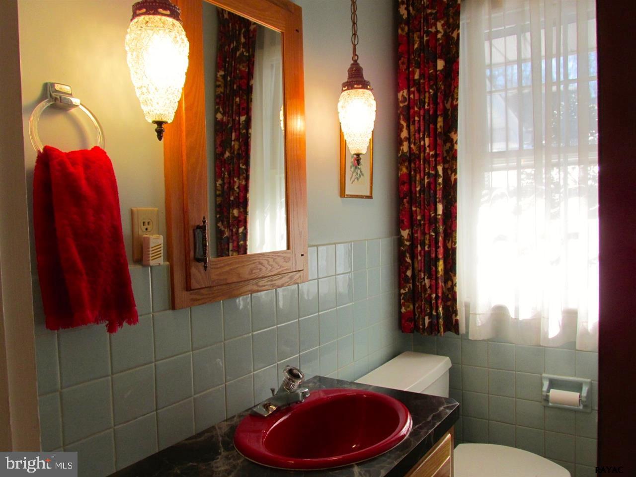 3320 Harrowgate Road York, PA 17402 - Photo 12 of 36 Gallery Image 12