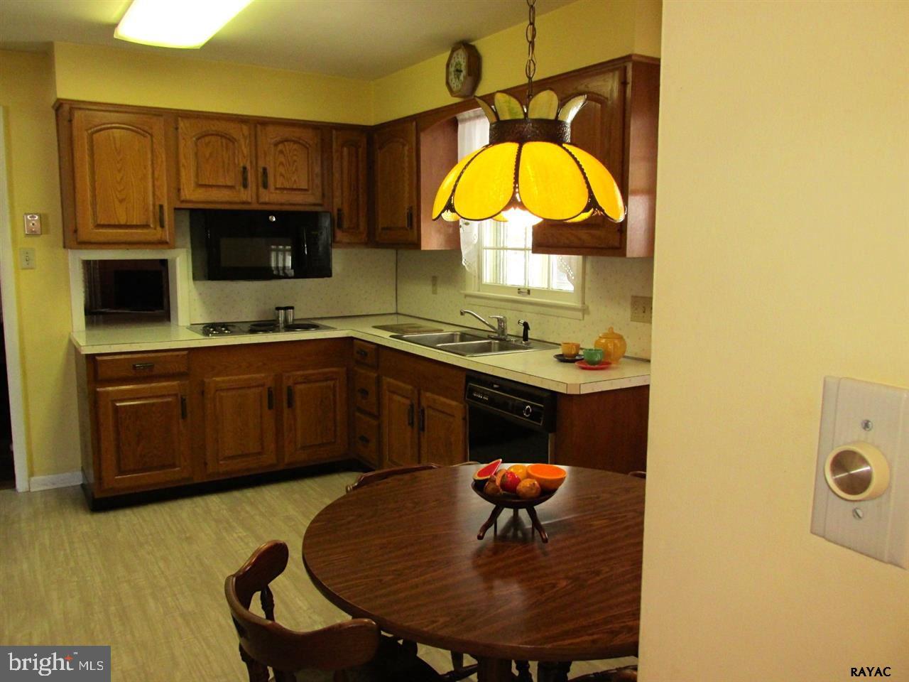 3320 Harrowgate Road York, PA 17402 - Photo 8 of 36 Gallery Image 8
