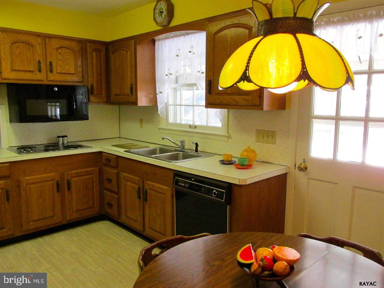 3320 Harrowgate Road York, PA 17402 - Photo 10 of 36 Gallery Image 10