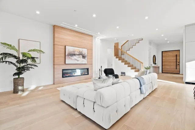 $4,398,000 | 700 Farley Street, Mountain View, CA 94043