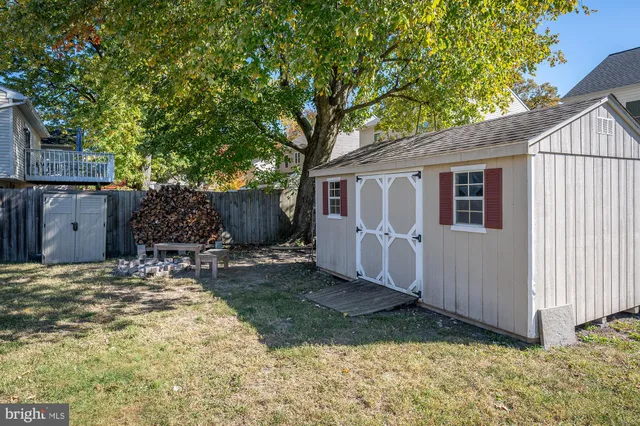 a house view with a outdoor space