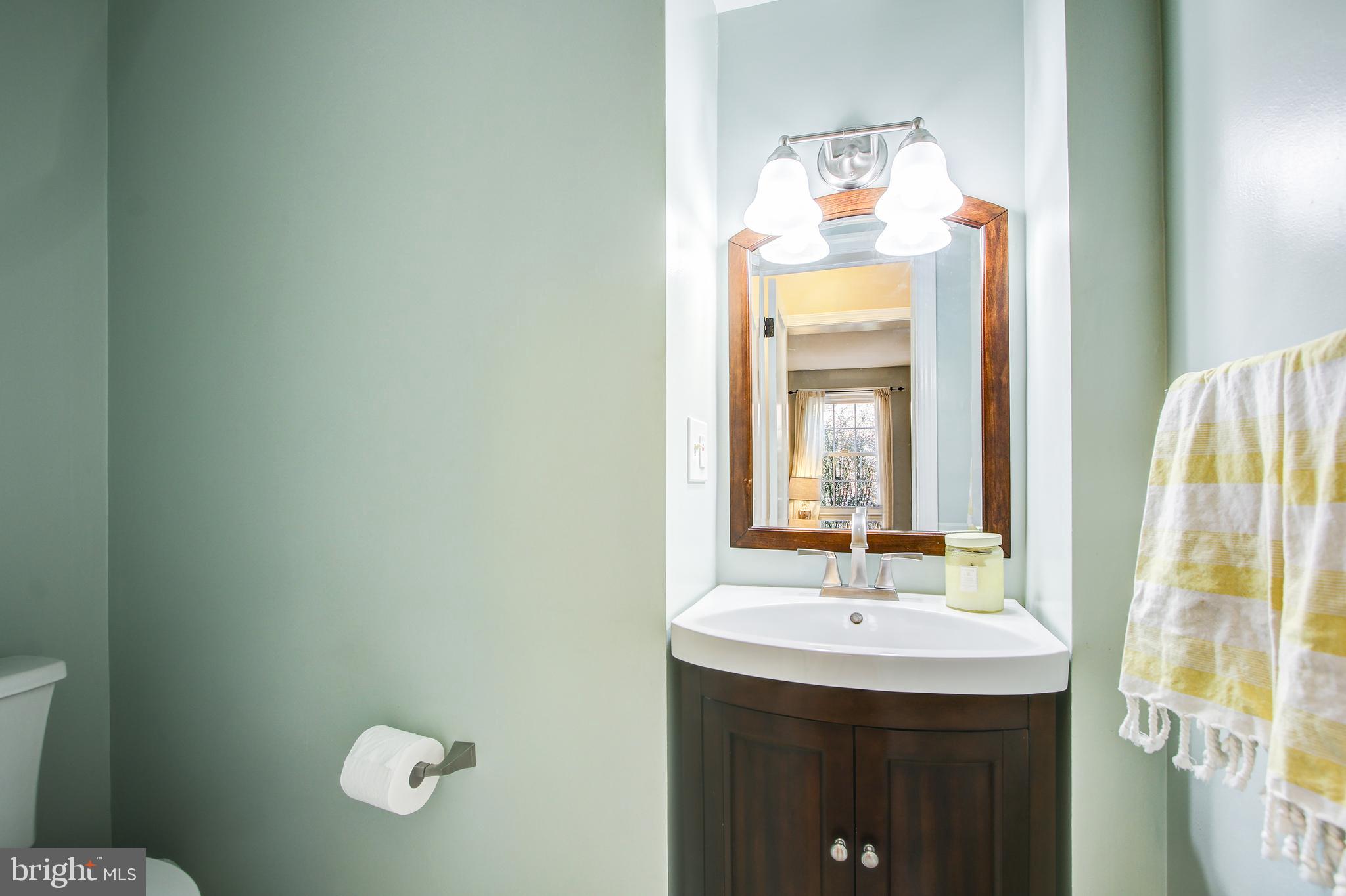 308 Waterford Road Silver Spring, MD 20901 - Photo 21 of 42 Main Level Powder Room