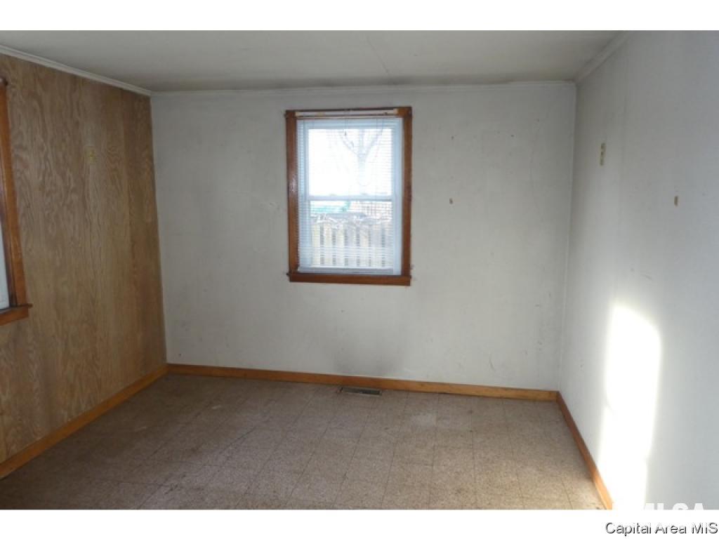 2233 South 10th Street Springfield, IL 62703 - Photo 12 of 20