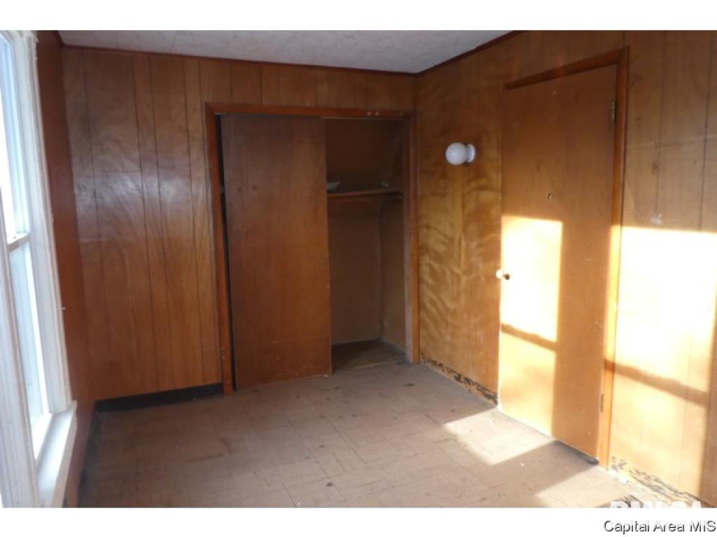 2233 South 10th Street Springfield, IL 62703 - Photo 15 of 20