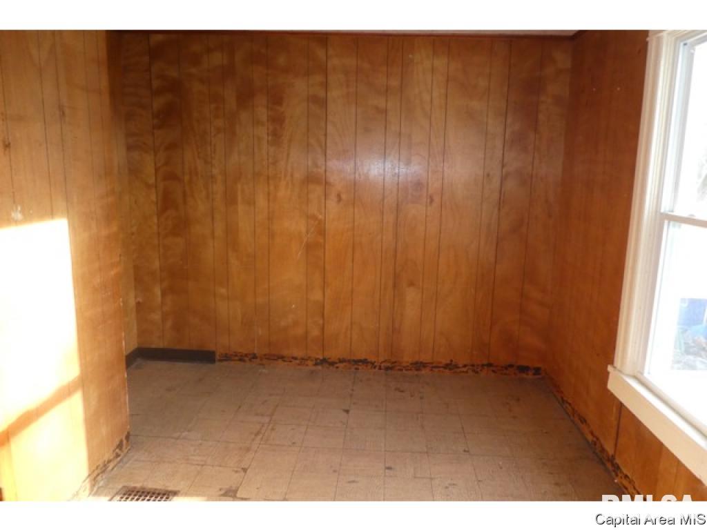 2233 South 10th Street Springfield, IL 62703 - Photo 17 of 20