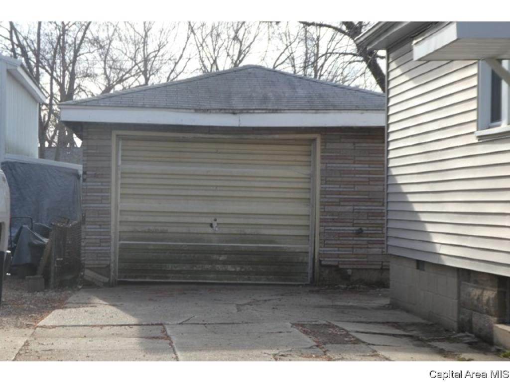 2233 South 10th Street Springfield, IL 62703 - Photo 19 of 20