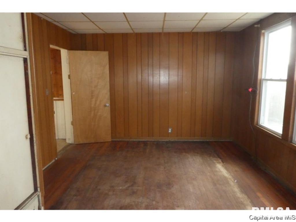 2233 South 10th Street Springfield, IL 62703 - Photo 7 of 20