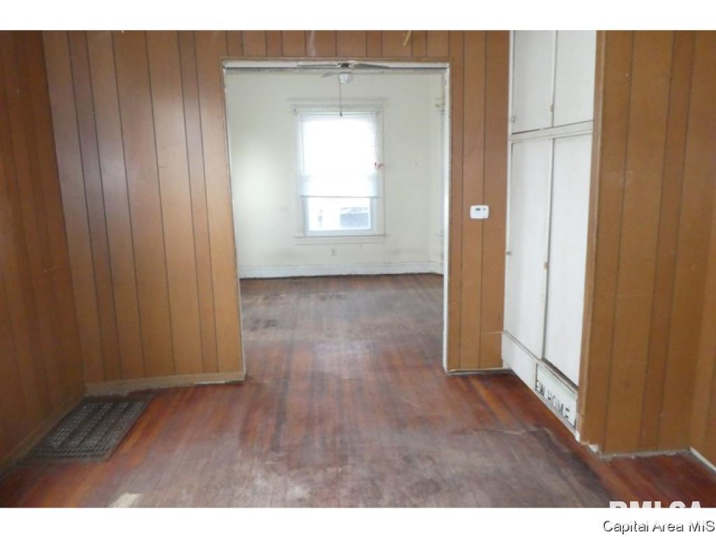 2233 South 10th Street Springfield, IL 62703 - Photo 8 of 20