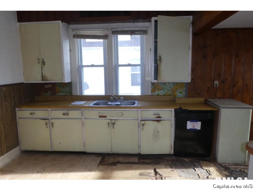 2233 South 10th Street Springfield, IL 62703 - Photo 9 of 20