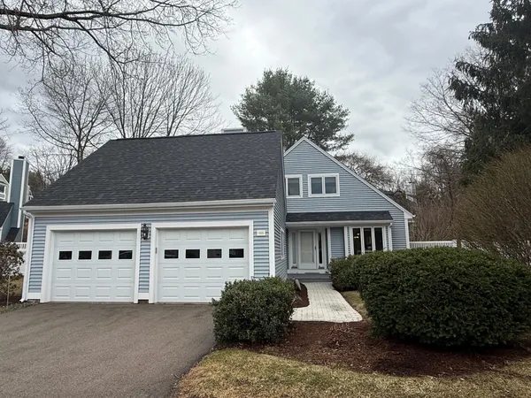 $515,000 | 555 Straw Hill Road, Manchester, NH 03104