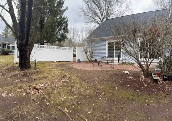 $515,000 | 555 Straw Hill Road, Manchester, NH 03104