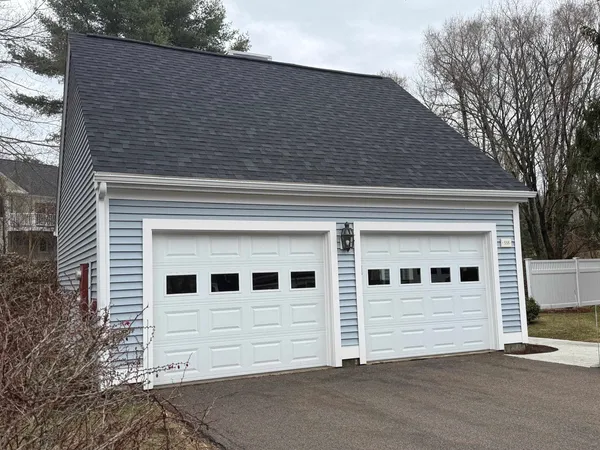 $515,000 | 555 Straw Hill Road, Manchester, NH 03104