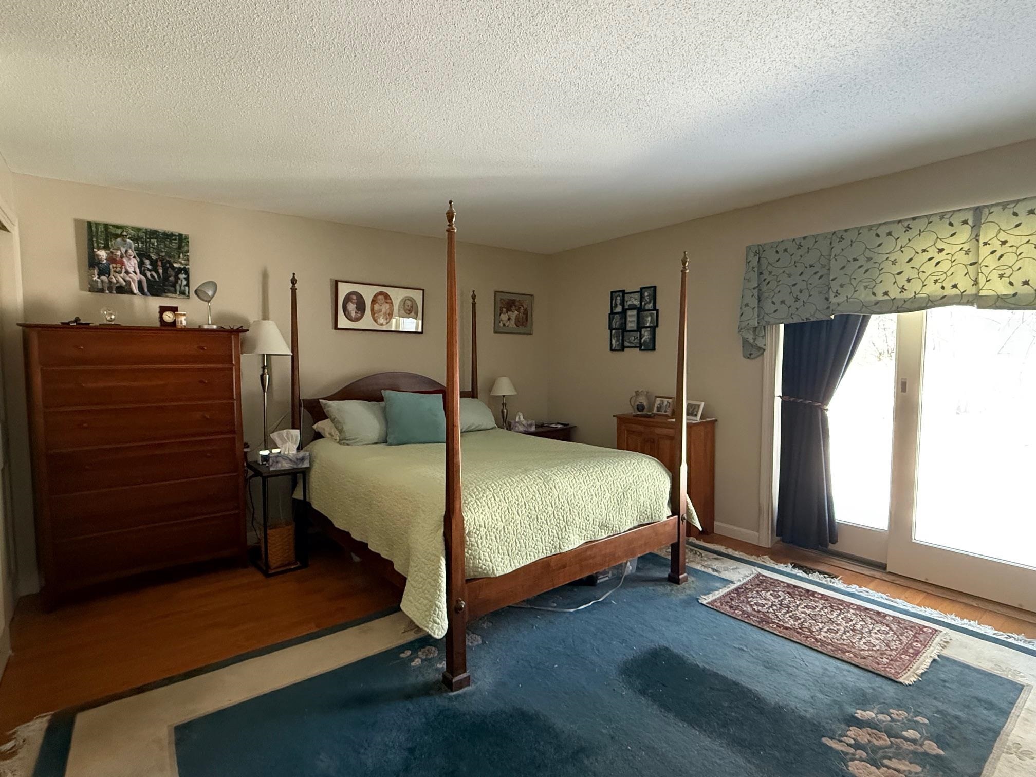 555 Straw Hill Road Manchester, NH 03104 - Photo 8 of 16