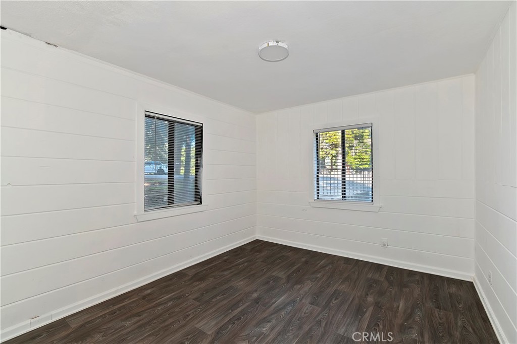 26331 Alpine Lane Twin Peaks, CA 92391 - Photo 26 of 41 an empty room with a window