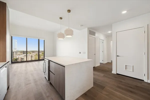 $6,334 | 1 Riva Row, Unit 1308, The Woodlands, TX 77380