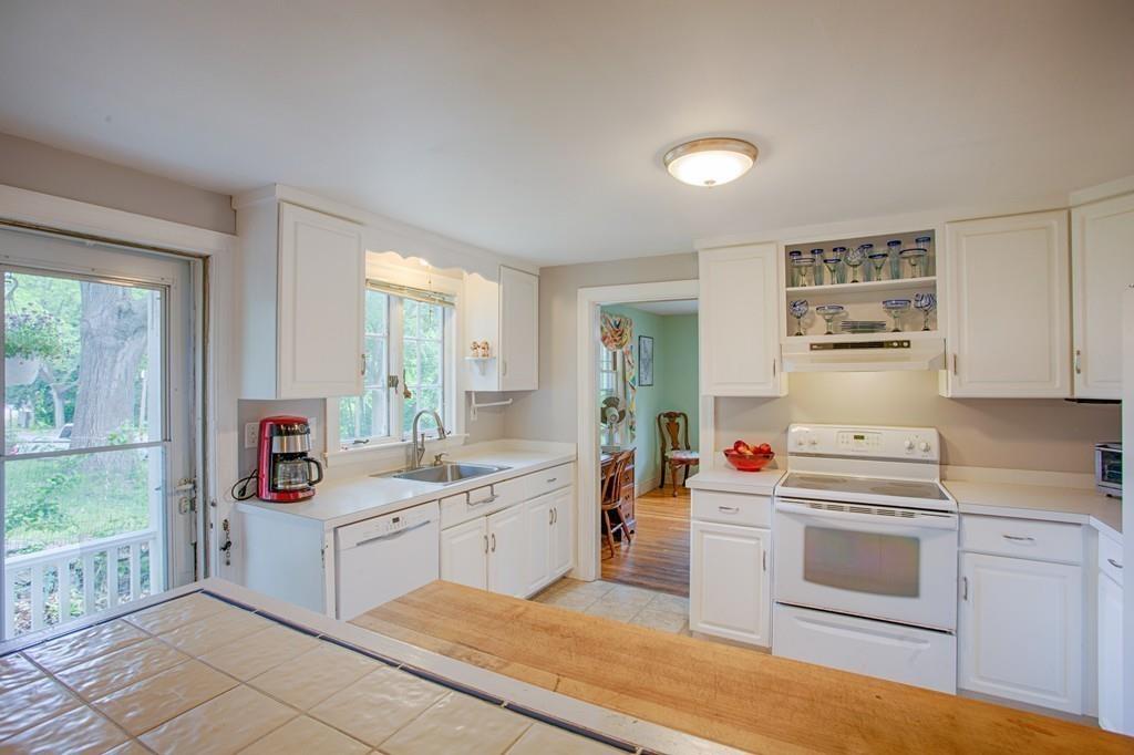 92 Evans Road Marblehead, MA 01945 - Photo 12 of 33 Gallery Image 12