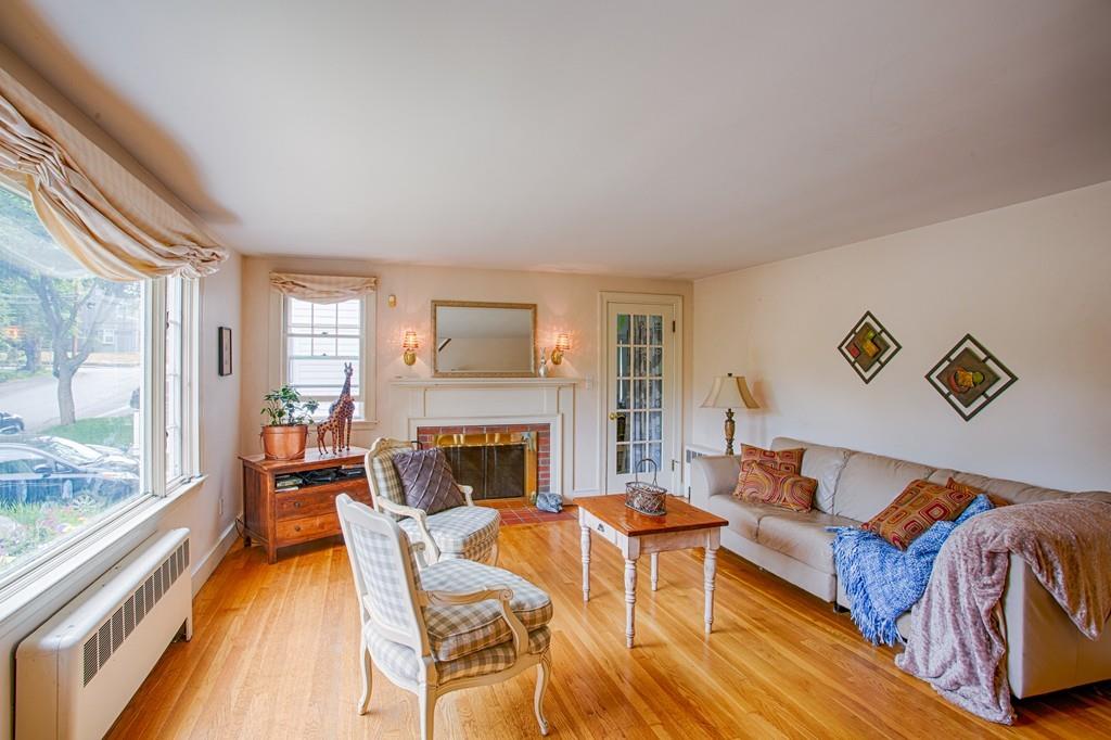 92 Evans Road Marblehead, MA 01945 - Photo 4 of 33 Gallery Image 4