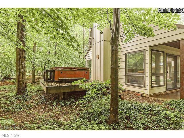 31853 Cedar Road Cleveland, OH 44124 - Photo 21 of 25 Working Hot Tub with lots of privacy