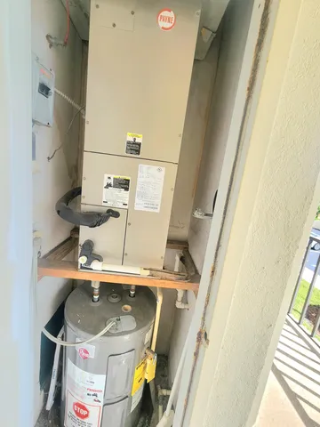 $1,450 | 3959 Via Poinciana, Unit 208, Lake Worth, FL 33467