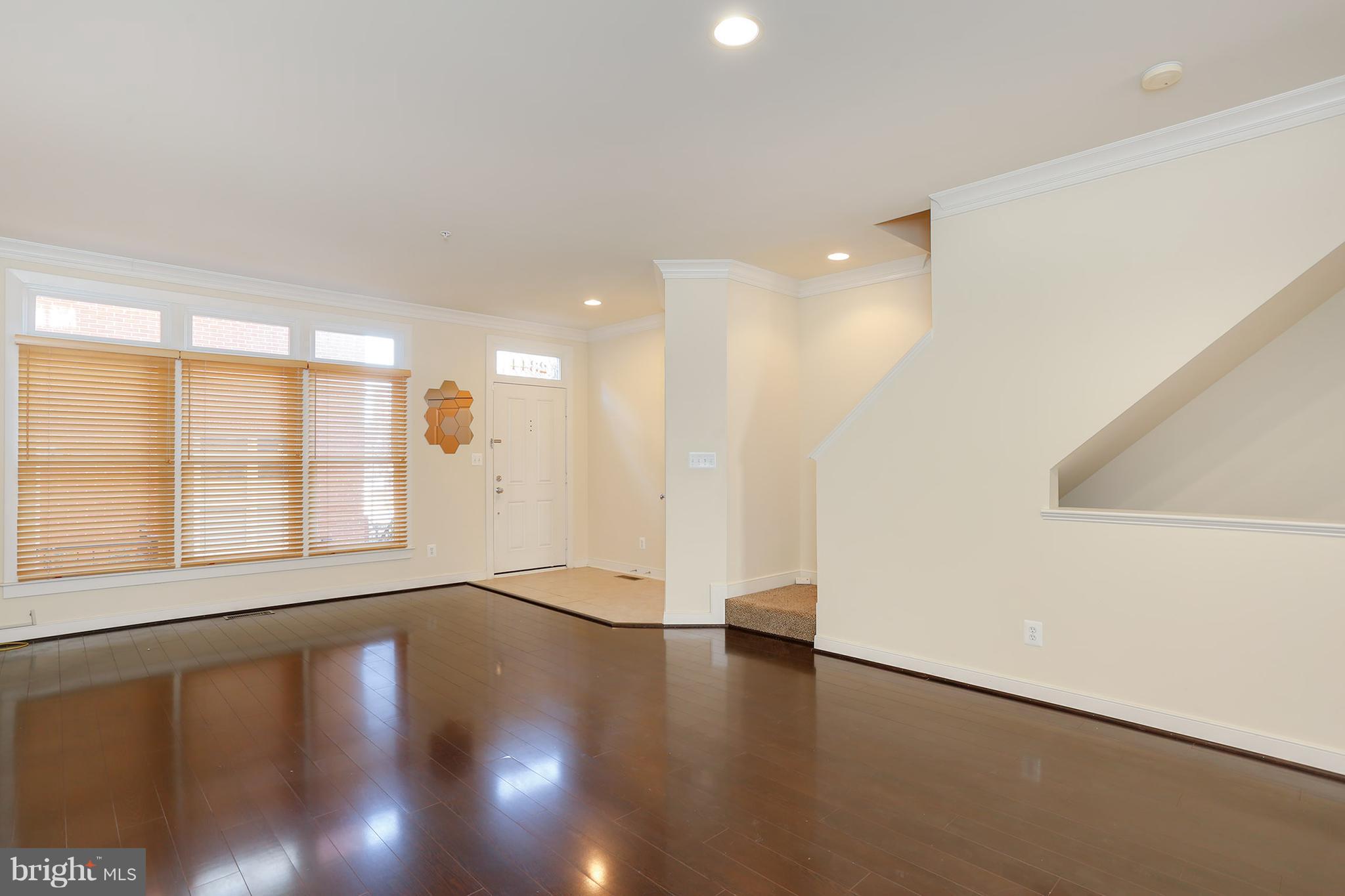 2344 Cobble Hill Terrace Wheaton, MD 20902 - Photo 5 of 30 Living Room