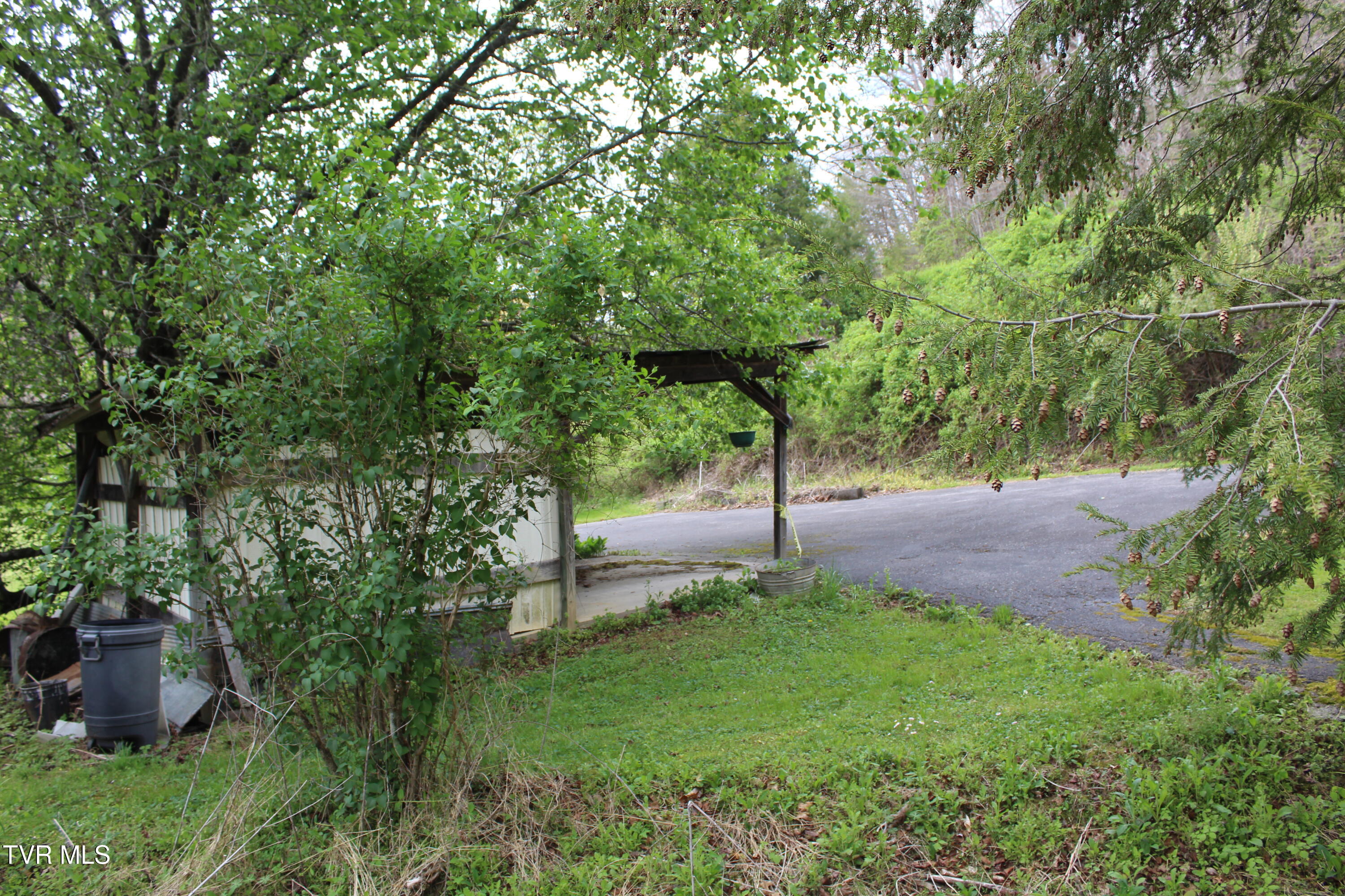 4598-4550 Reeds Creek Road, Unit 9 & 10 Keokee, VA 24265 - Photo 11 of 39 IMG_6682