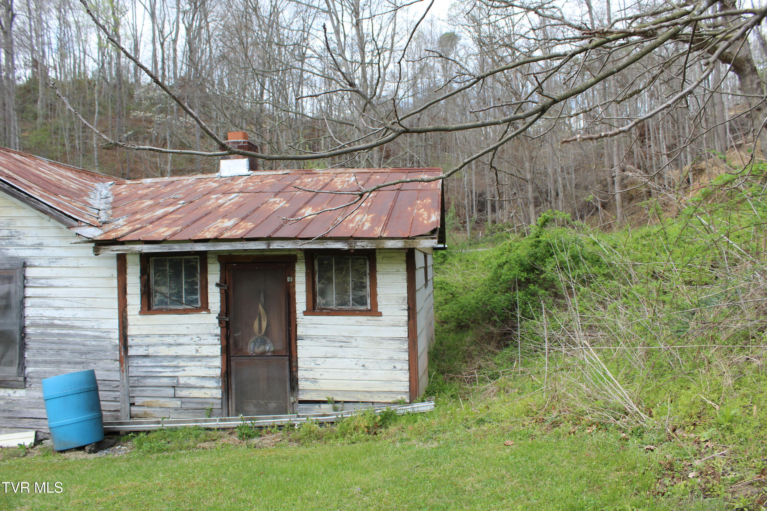 4598-4550 Reeds Creek Road, Unit 9 & 10 Keokee, VA 24265 - Photo 13 of 39 IMG_6685