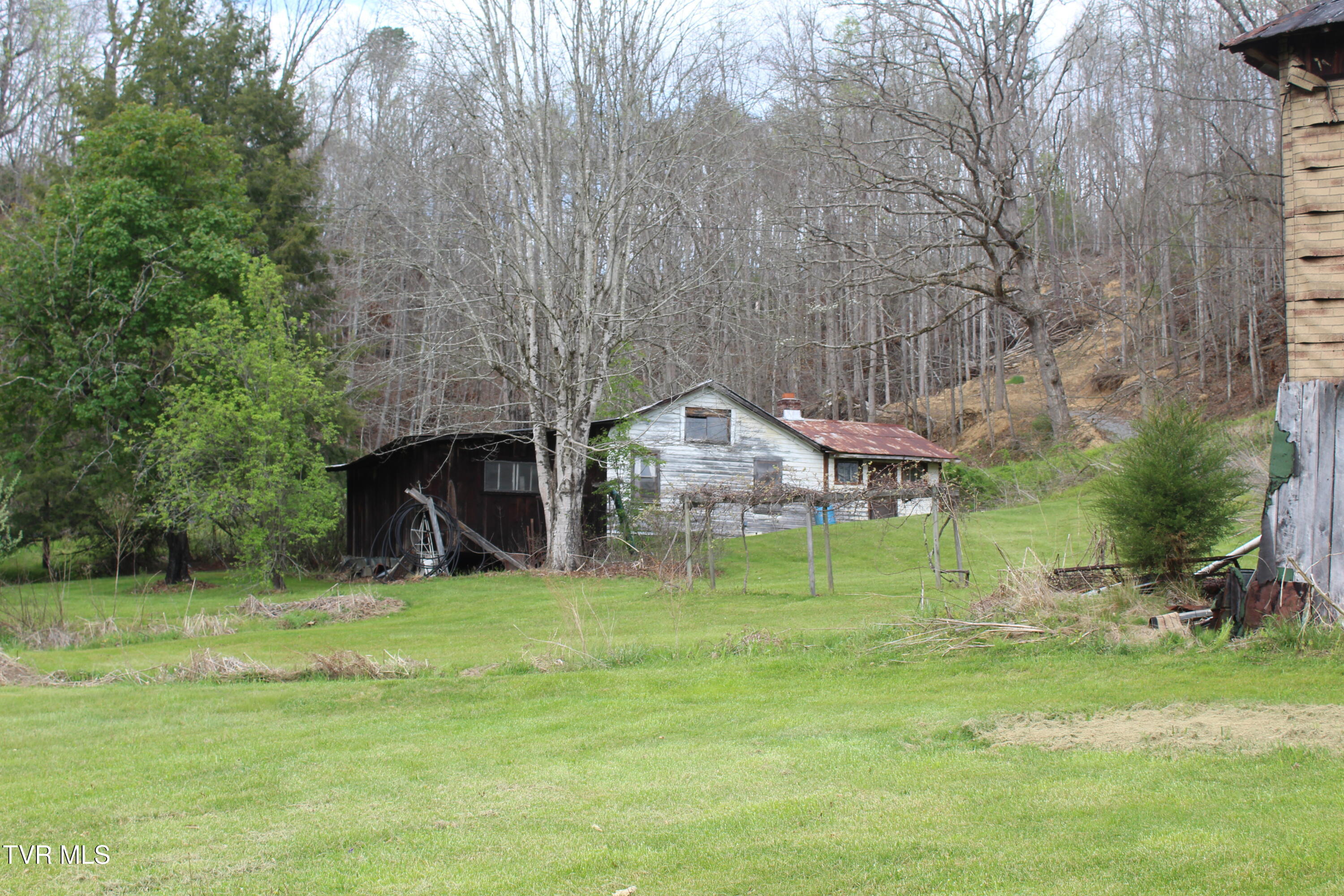4598-4550 Reeds Creek Road, Unit 9 & 10 Keokee, VA 24265 - Photo 14 of 39 IMG_6688