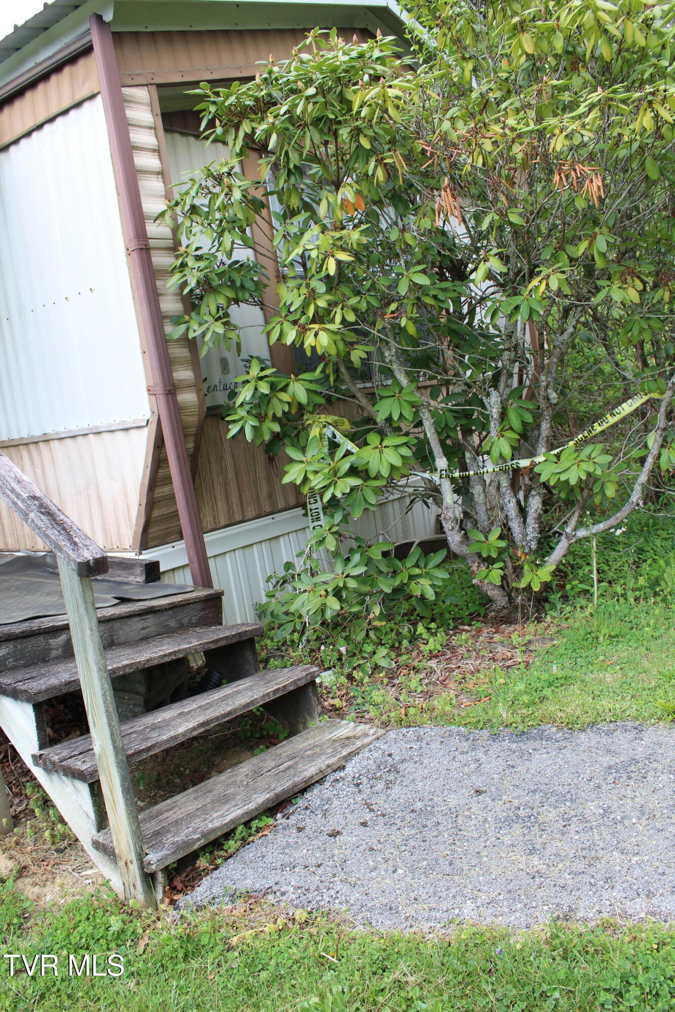 4598-4550 Reeds Creek Road, Unit 9 & 10 Keokee, VA 24265 - Photo 18 of 39 IMG_6696