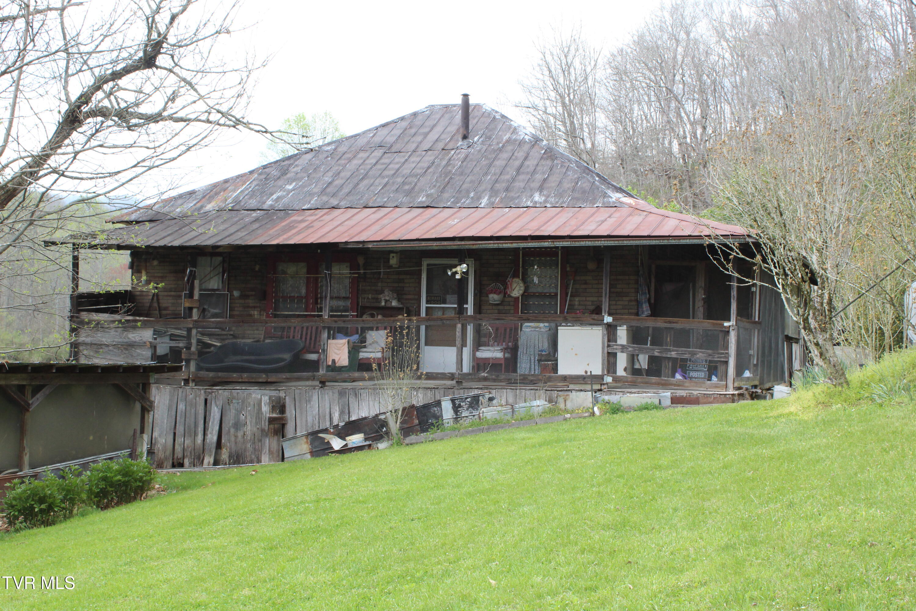 4598-4550 Reeds Creek Road, Unit 9 & 10 Keokee, VA 24265 - Photo 3 of 39 IMG_6674