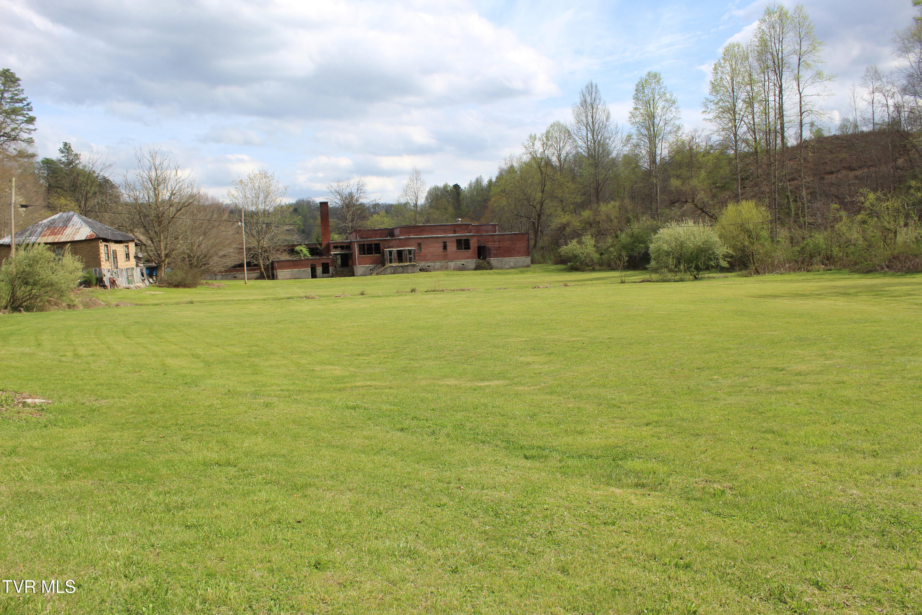 4598-4550 Reeds Creek Road, Unit 9 & 10 Keokee, VA 24265 - Photo 33 of 39 IMG_6707