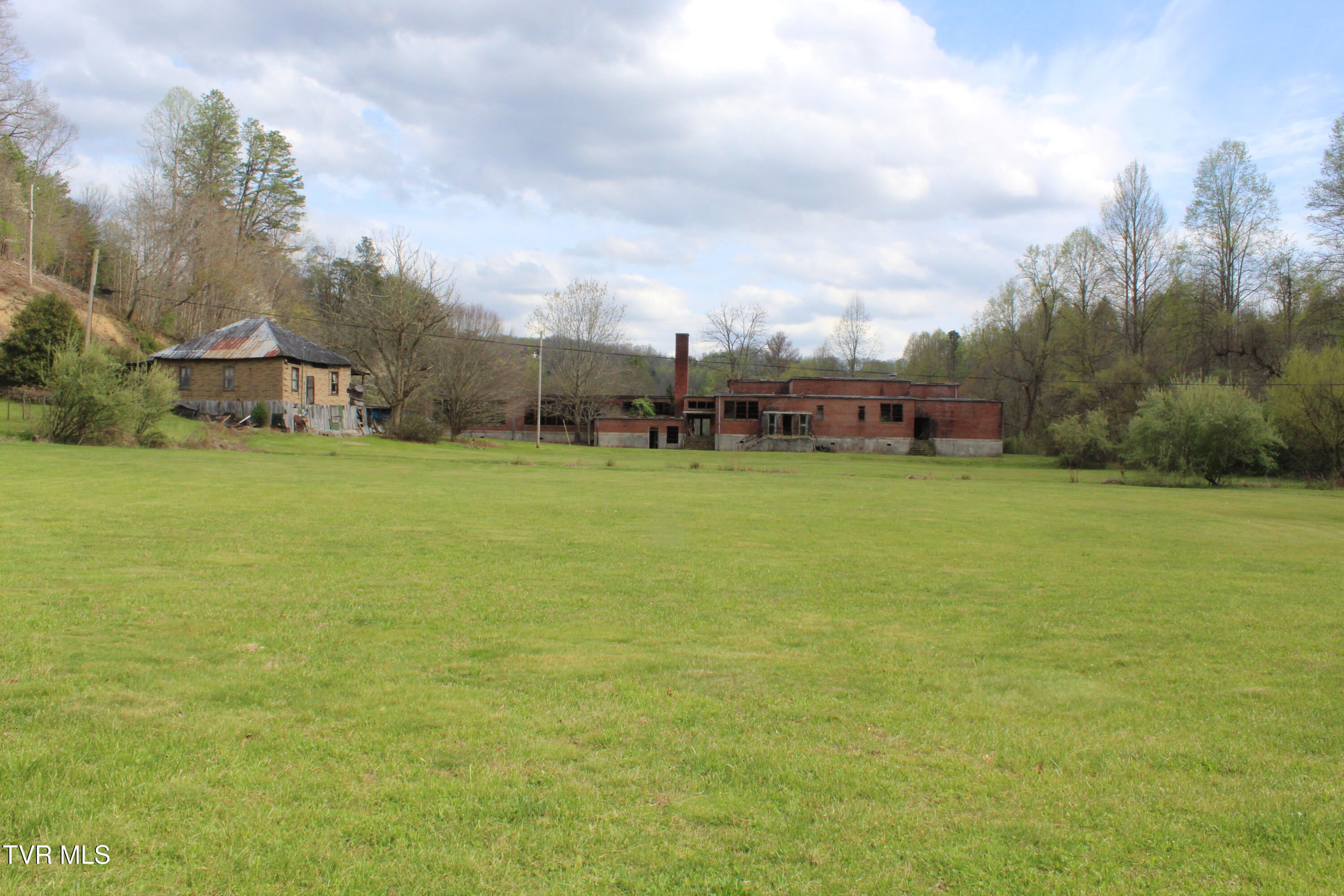 4598-4550 Reeds Creek Road, Unit 9 & 10 Keokee, VA 24265 - Photo 34 of 39 IMG_6708