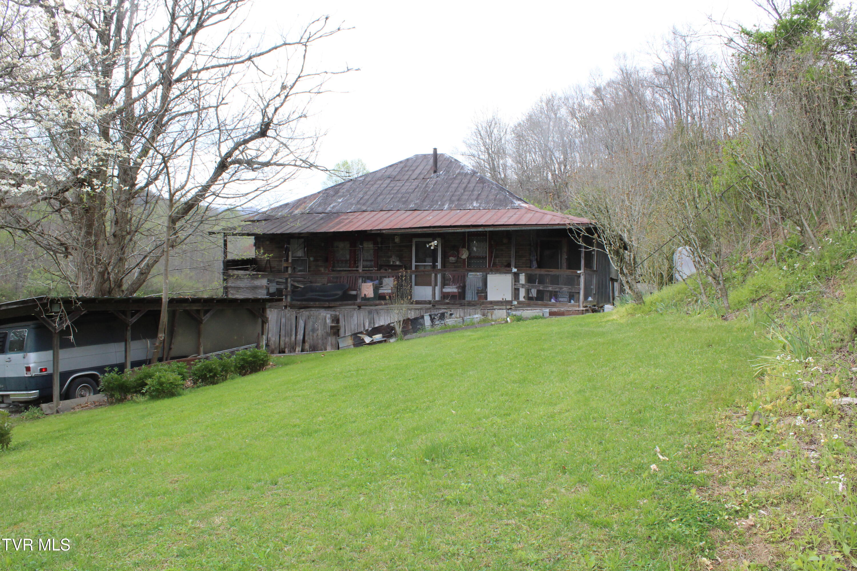 4598-4550 Reeds Creek Road, Unit 9 & 10 Keokee, VA 24265 - Photo 4 of 39 IMG_6675