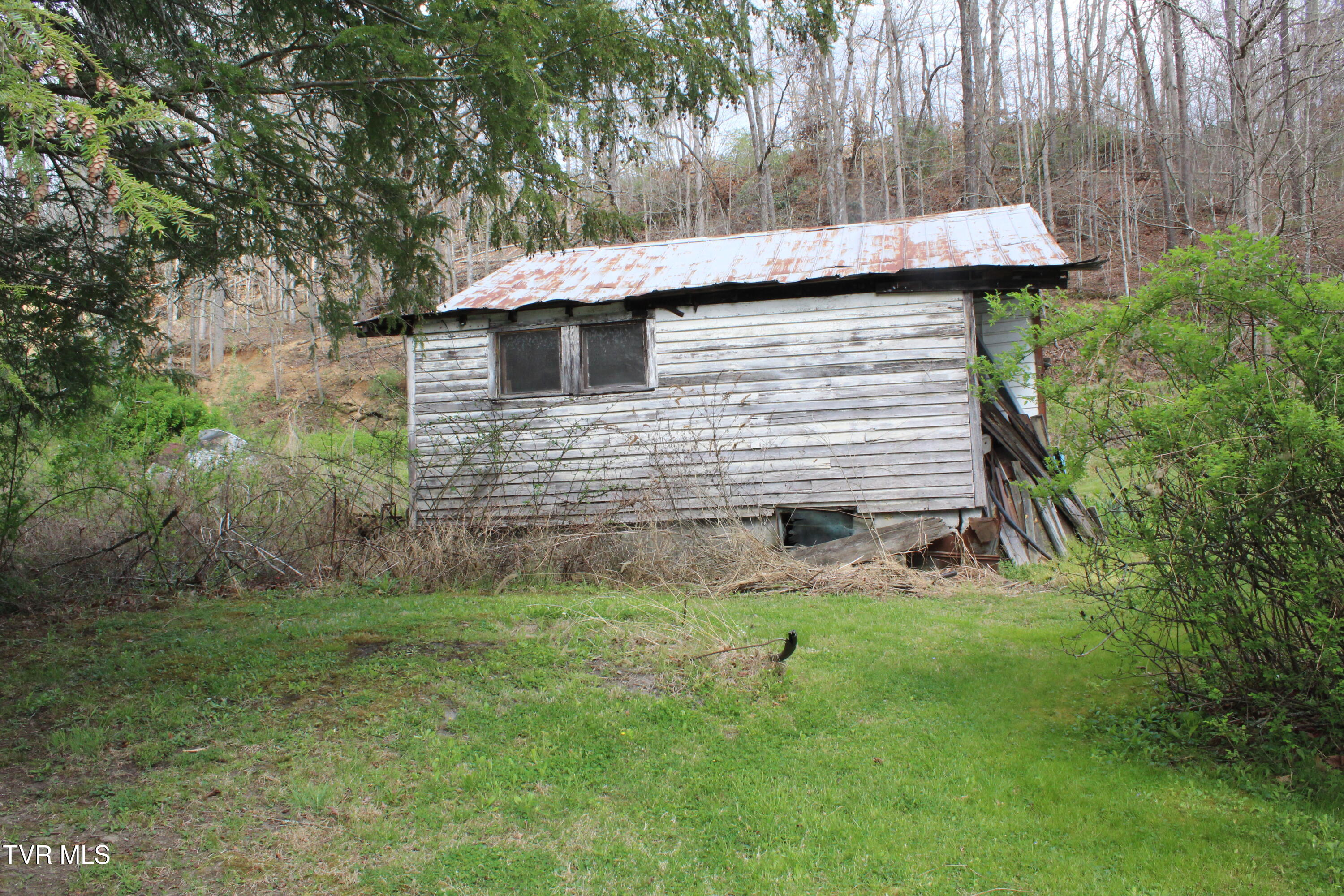 4598-4550 Reeds Creek Road, Unit 9 & 10 Keokee, VA 24265 - Photo 10 of 39 IMG_6681