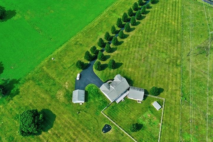119 Purple Cow Road Waynesboro, VA 22980 - Photo 4 of 66 a aerial view of a house with a yard