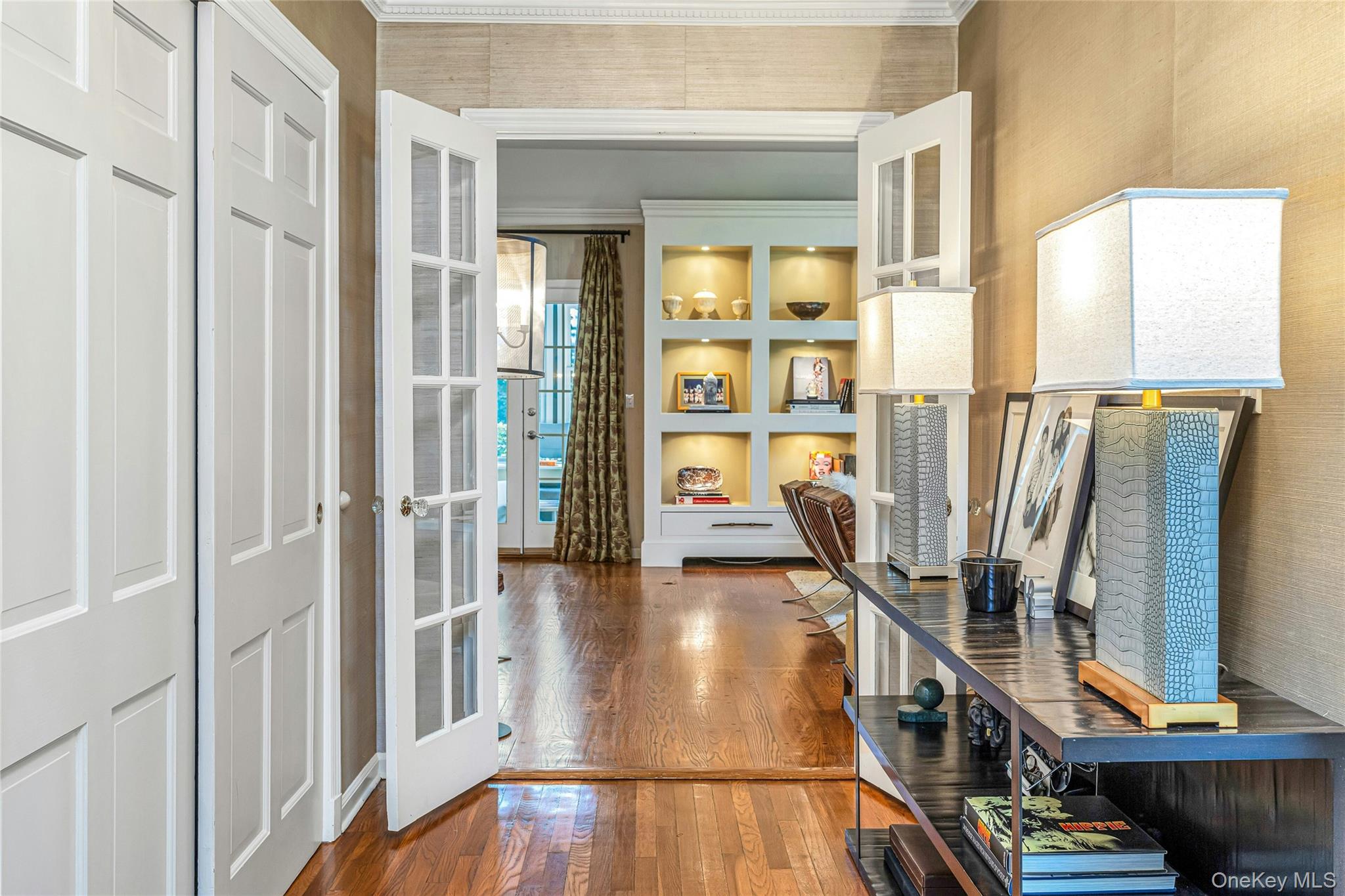 13 Sniffen Road Armonk, NY 10504 - Photo 7 of 36 Entry way