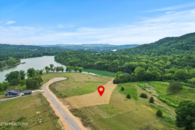 $999,000 | Waterfront Knoll, Sharps Chapel, TN 37866