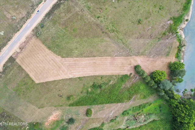 $999,000 | Waterfront Knoll, Sharps Chapel, TN 37866