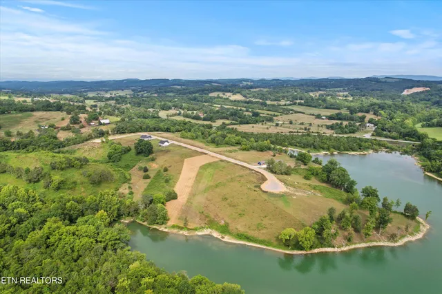 $999,000 | Waterfront Knoll, Sharps Chapel, TN 37866