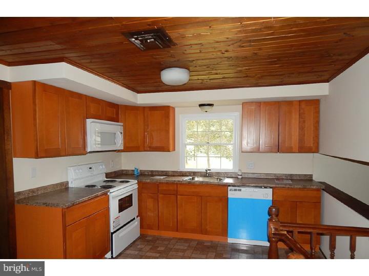110 Wheatsheaf Road Warminster, PA 18974 - Photo 8 of 25 Gallery Image 8