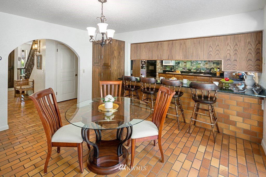 12525 Avondale Road Northeast Redmond, WA 98052 - Photo 14 of 40 Gallery Image 14