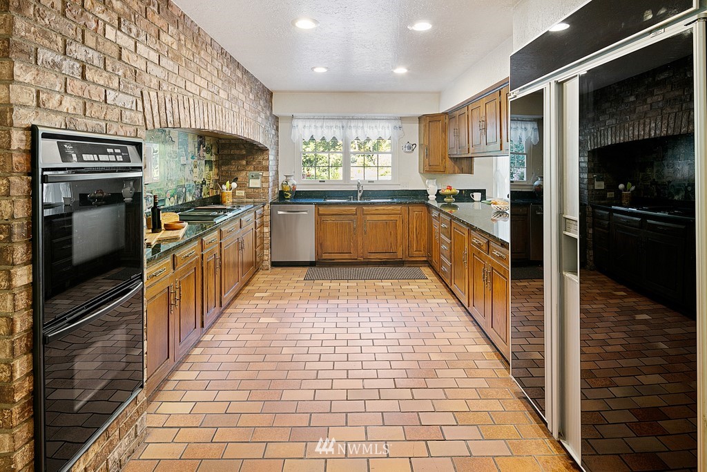 12525 Avondale Road Northeast Redmond, WA 98052 - Photo 15 of 40 Gallery Image 15