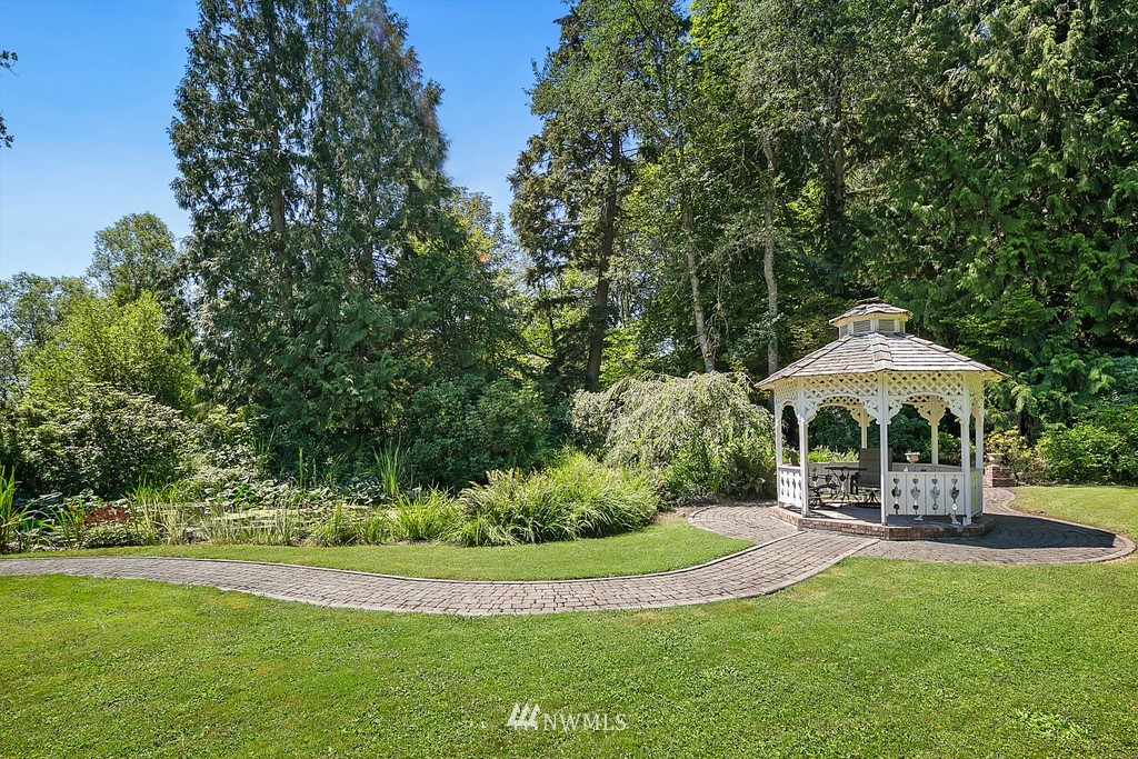 12525 Avondale Road Northeast Redmond, WA 98052 - Photo 37 of 40 Gallery Image 37