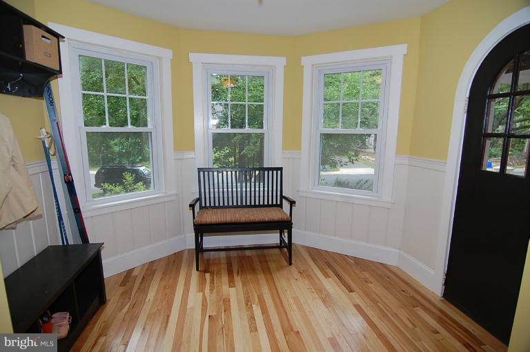 9131 Bradford Road Silver Spring, MD 20901 - Photo 5 of 30 Entry Foyer