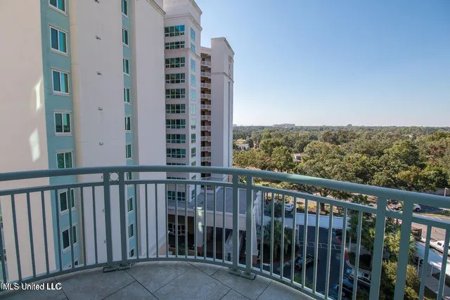 $489,000 | 2230 Beach Drive, Unit 808, Gulfport, MS 39507