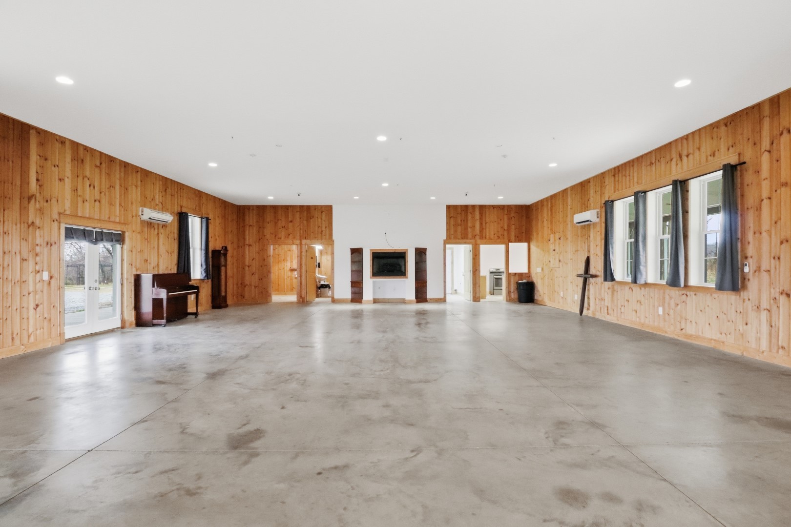 3287 Bluebird Road Lebanon, TN 37087 - Photo 45 of 59 a view of an empty room with furniture and windows