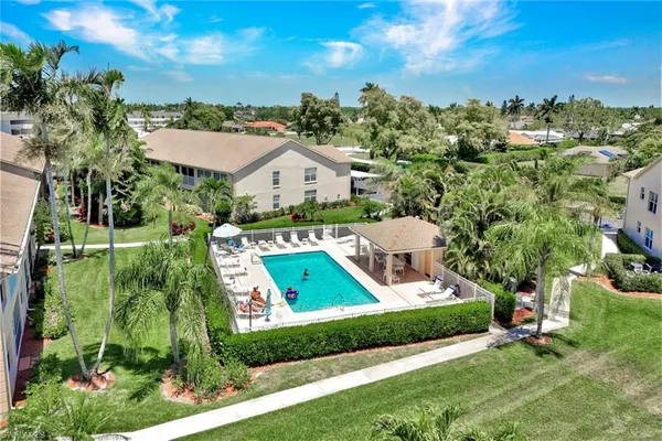 $3,500 | 326 Bradstrom Circle, Unit 204F, Naples, FL 34113